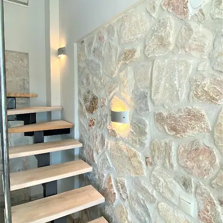 Apart-hotel Kali Thea 3*