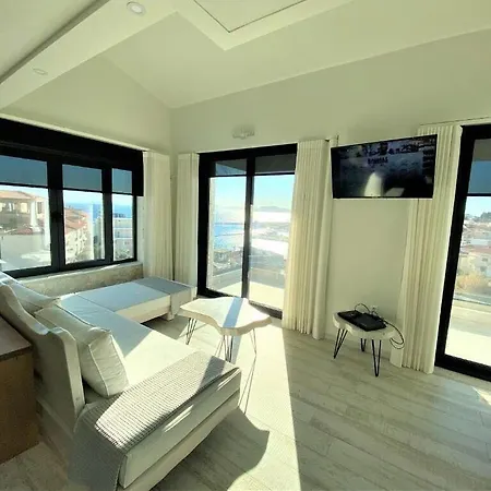 Kali Thea Neos Marmaras