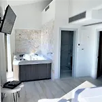 Kali Thea 公寓式酒店 3*