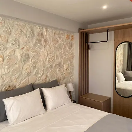 Kali Thea Aparthotel 3*