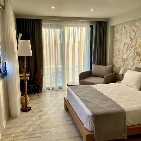 Kali Thea Aparthotel 3*